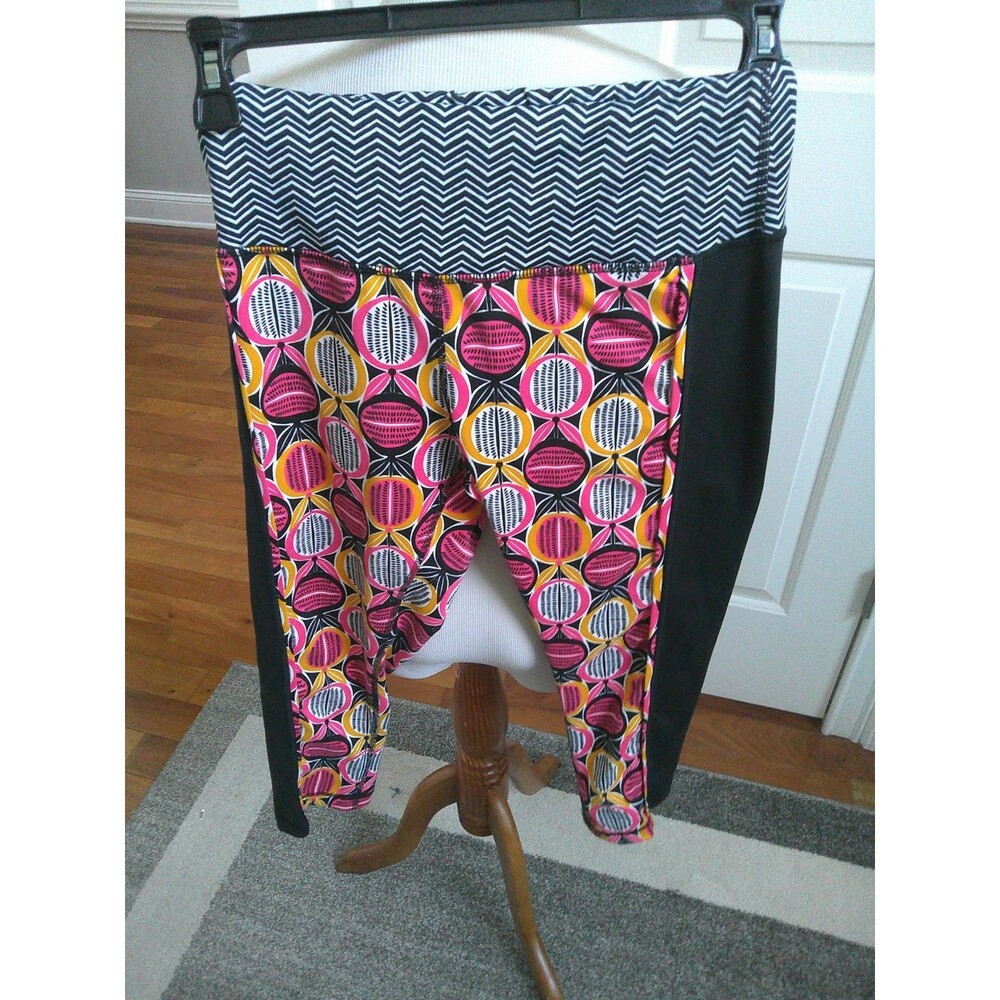 Zelos Women's Yoga Workout Geometric  Capri Leggings Black Pink Yellow Size M